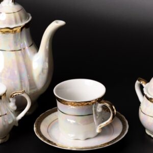 最高級磁器「マイセン」の買取相場は？人気のティーカップから人形まで高く売るコツ