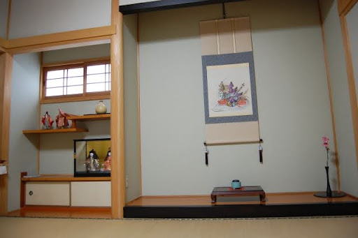 古い人形を買取に出す時の注意点