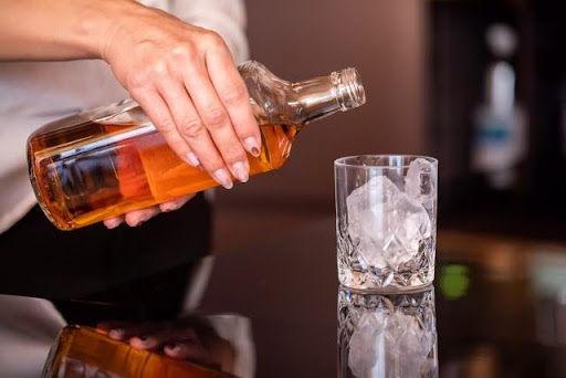 お酒の買取は銘柄別・状態別でこんなに変わる