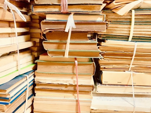 重い蔵書を出張買取で片付けるメリット
