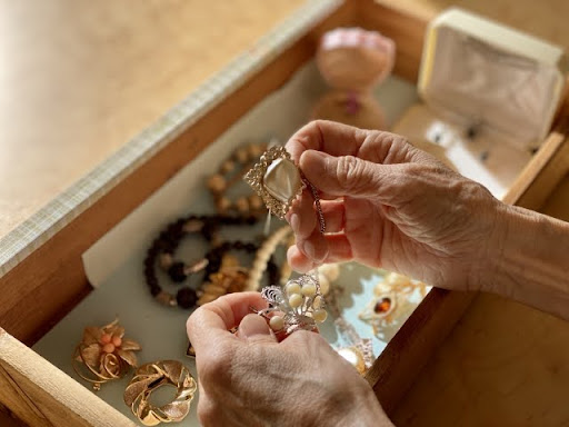 高額買取が期待できる遺品とは？